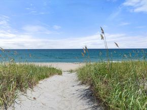 1070 Del Harbour Drive, Delray Beach FL 33483