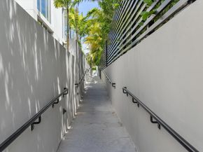 1070 Del Harbour Drive, Delray Beach FL 33483