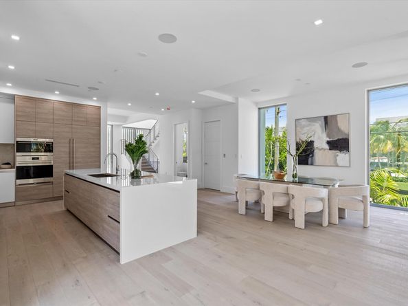 1070 Del Harbour Drive, Delray Beach FL 33483