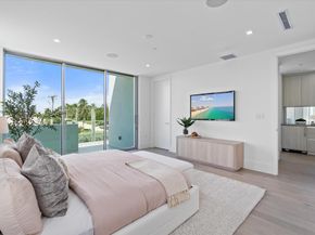 1070 Del Harbour Drive, Delray Beach FL 33483
