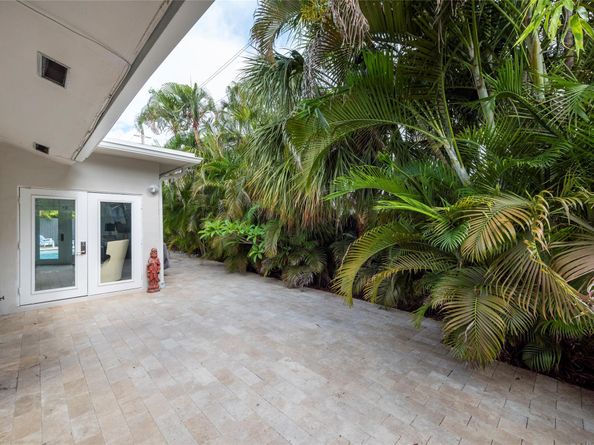 2341 NE 8TH, Fort Lauderdale FL 33304