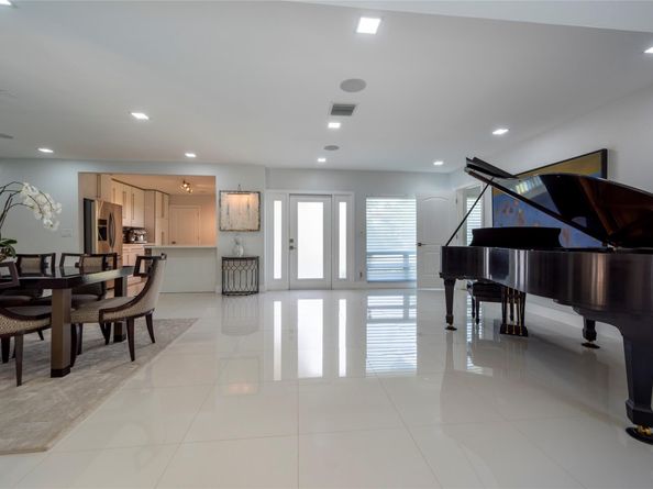 2341 NE 8TH, Fort Lauderdale FL 33304