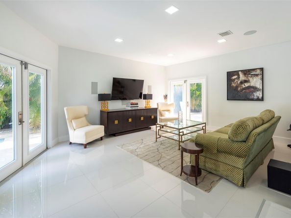2341 NE 8TH, Fort Lauderdale FL 33304