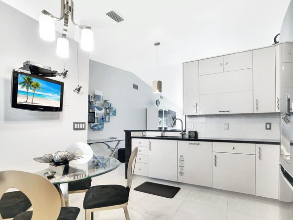 6140 Kings Gate Circle, Delray Beach FL 33484