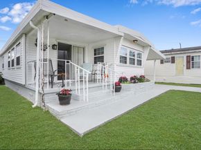 1951 SW 85th Ave, Davie FL 33324