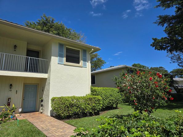 17 Westgate Lane 17h, Boynton Beach FL 33436