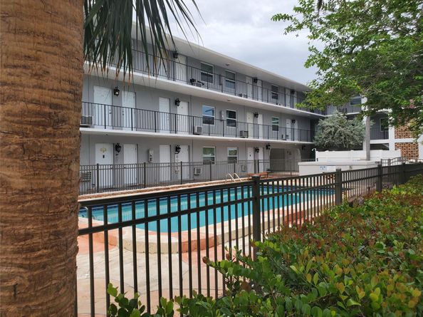 1021 NE 24th Ave 4, Pompano Beach FL 33062