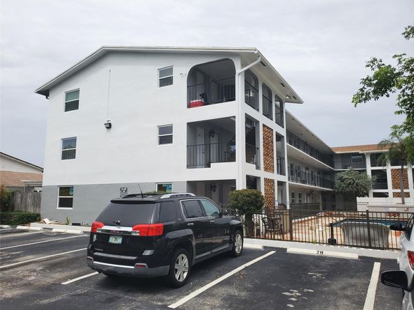 1021 NE 24th Ave 4, Pompano Beach FL 33062