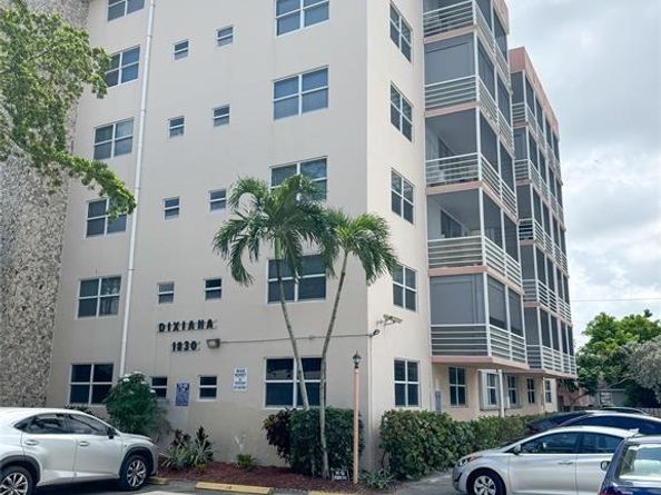 1830 Dixieanna St 201, Hollywood FL 33020