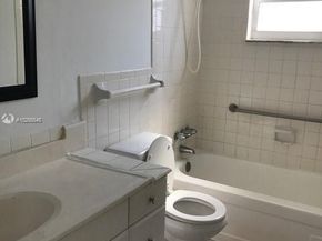 1830 Dixieanna St 201, Hollywood FL 33020