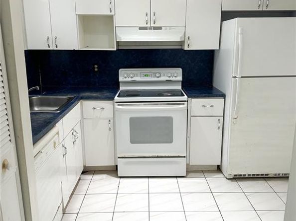 1830 Dixieanna St 201, Hollywood FL 33020