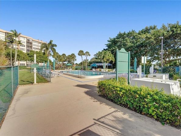 1000 Saint Charles Pl 220, Pembroke Pines FL 33026