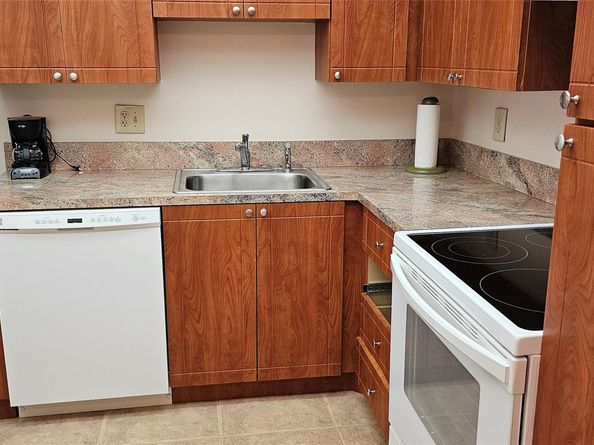 1000 Saint Charles Pl 220, Pembroke Pines FL 33026