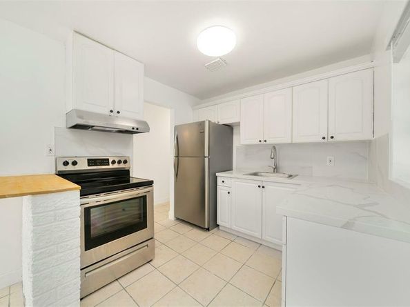 511 NW 18th St, Pompano Beach FL 33060