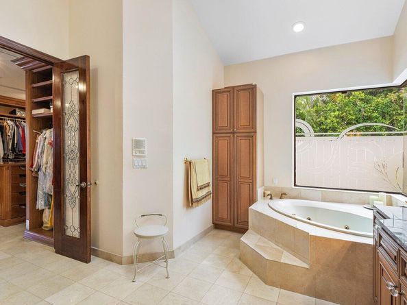 17654 Bocaire Way, Boca Raton FL 33487