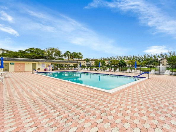 1804 Eleuthera Pt E3, Coconut Creek FL 33066