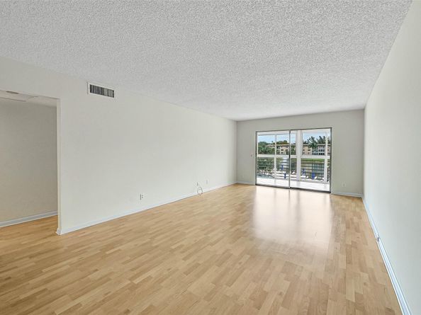 1804 Eleuthera Pt E3, Coconut Creek FL 33066