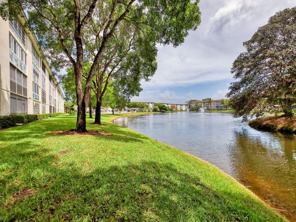 1804 Eleuthera Pt E3, Coconut Creek FL 33066