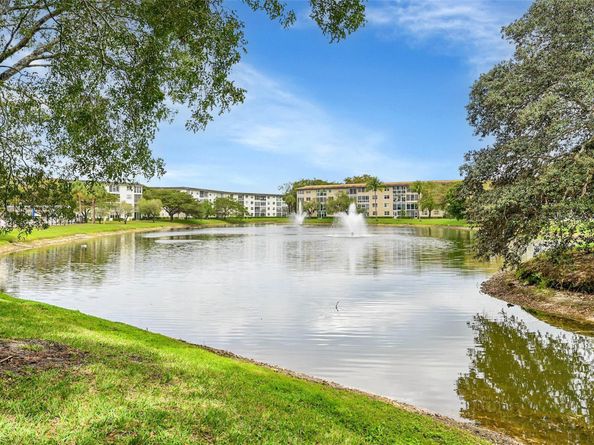 1804 Eleuthera Pt E3, Coconut Creek FL 33066