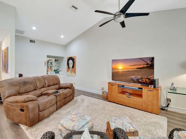 8306 Mooring Circle, Boynton Beach FL 33472