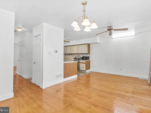 643 Saint Anthony Lane, Upper Darby PA 19082