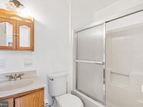 643 Saint Anthony Lane, Upper Darby PA 19082
