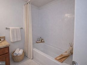 904 N 3rd Street A, Philadelphia PA 19123