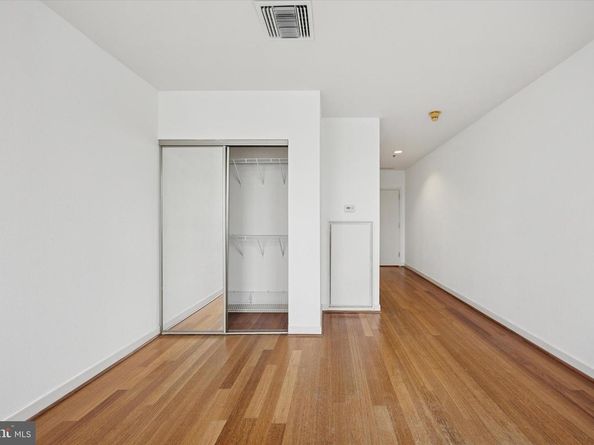 1100 Vine Street 1209, Philadelphia PA 19107