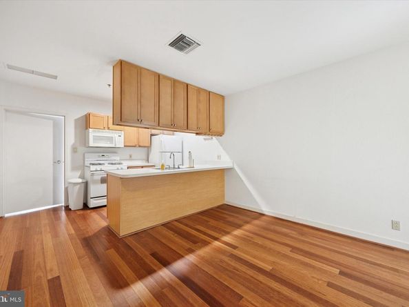 1100 Vine Street 1209, Philadelphia PA 19107