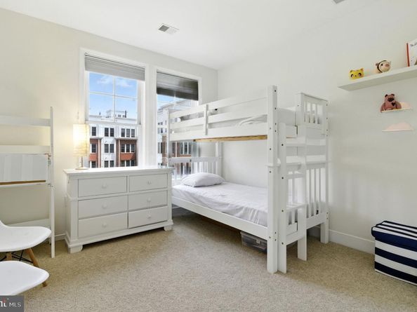 1418 N Rhodes Street B422, Arlington VA 22209