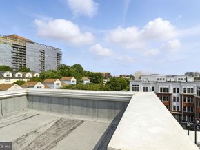 1418 N Rhodes Street B422, Arlington VA 22209
