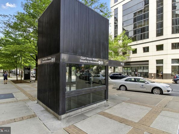 1418 N Rhodes Street B422, Arlington VA 22209