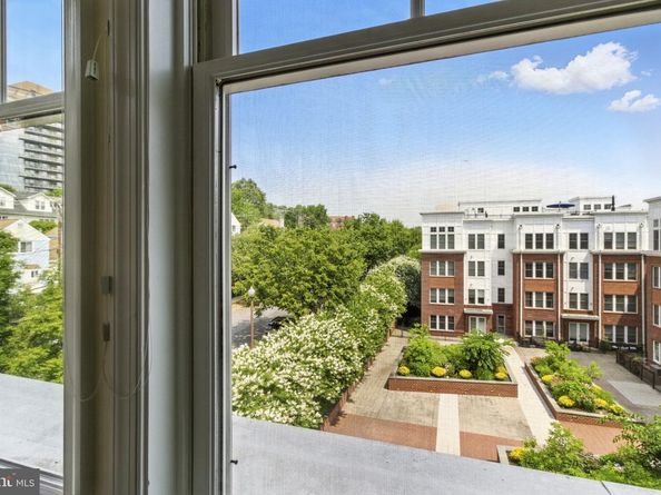 1418 N Rhodes Street B422, Arlington VA 22209