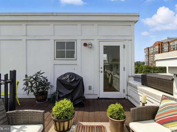 1418 N Rhodes Street B422, Arlington VA 22209