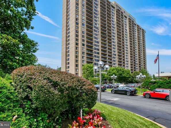 3701 S George Mason Drive 205N, Falls Church VA 22041