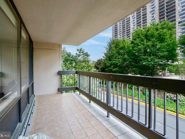 3701 S George Mason Drive 205N, Falls Church VA 22041