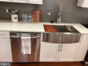 221 E Slocum Street, Philadelphia PA 19119