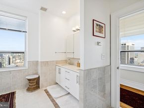 1425 Locust Street 33A, Philadelphia PA 19102