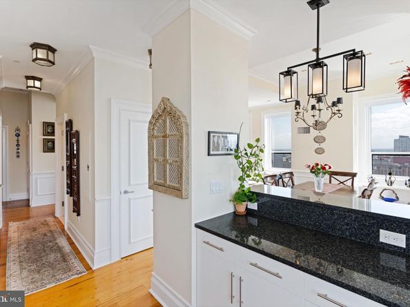 1425 Locust Street 33A, Philadelphia PA 19102