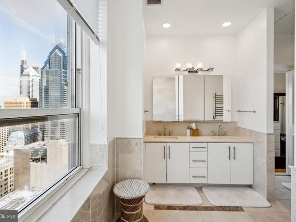 1425 Locust Street 33A, Philadelphia PA 19102