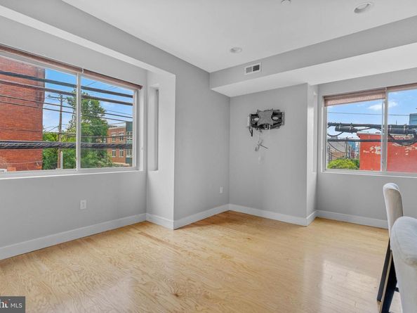 900 N 16TH Street 2, Philadelphia PA 19130