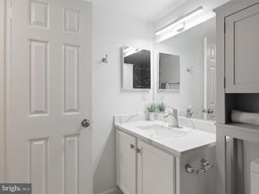 1001 N Vermont Street 910, Arlington VA 22201