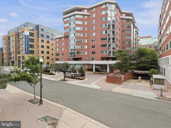 1001 N Vermont Street