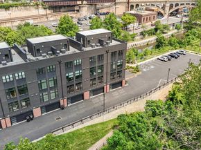4523 Riverside Way, Philadelphia PA 19127