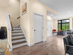 4523 Riverside Way, Philadelphia PA 19127