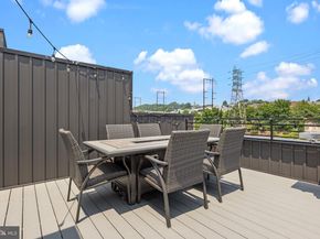 4523 Riverside Way, Philadelphia PA 19127