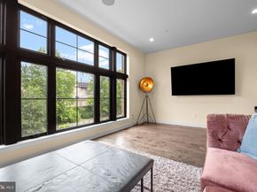 4523 Riverside Way, Philadelphia PA 19127