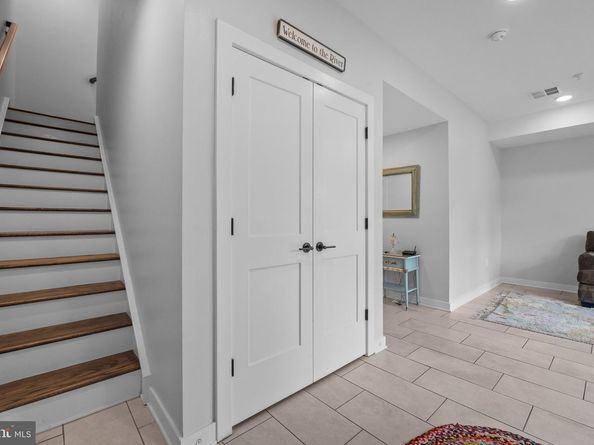 4523 Riverside Way, Philadelphia PA 19127