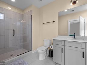 4523 Riverside Way, Philadelphia PA 19127