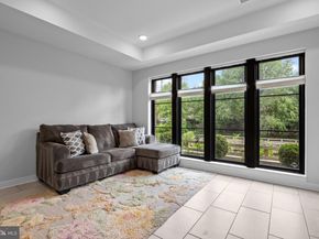 4523 Riverside Way, Philadelphia PA 19127